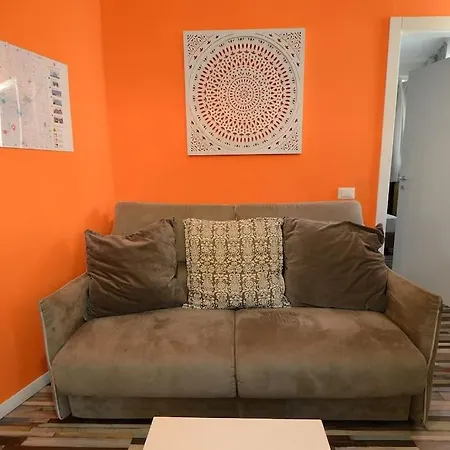 Argento, Bright Flat In The Center, 7 Guests, Parking & Wifi, Near To 3 Tram Lines And The Metro - Well Connected To Airports And To The Train Station Apartamento