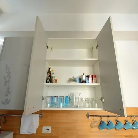 Argento, Bright Flat In The Center, 7 Guests, Parking & Wifi, Near To 3 Tram Lines And The Metro - Well Connected To Airports And To The Train Station Milão